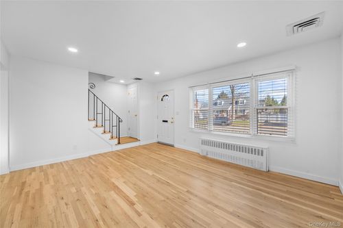 120 Broadway, Massapequa Park, NY, 11762-2347 | Card Image