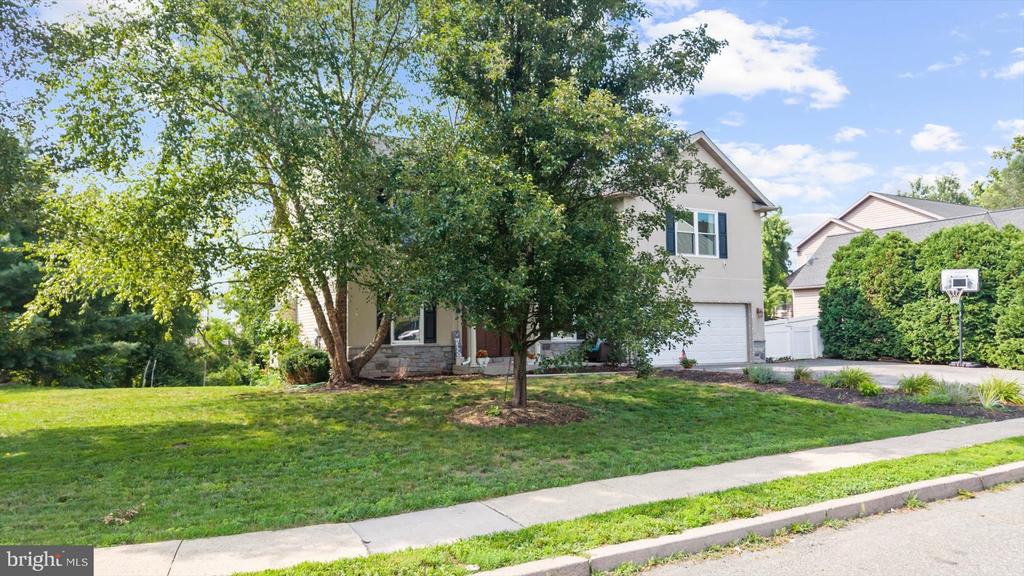 Residential in DOUGLASSVILLE 3