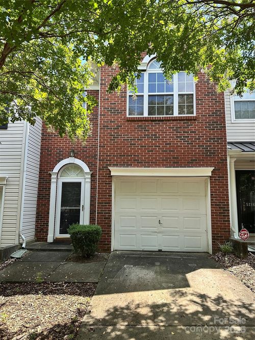 5220 Glenlea Walk Ln, Charlotte, NC, 28216-9528 | Card Image