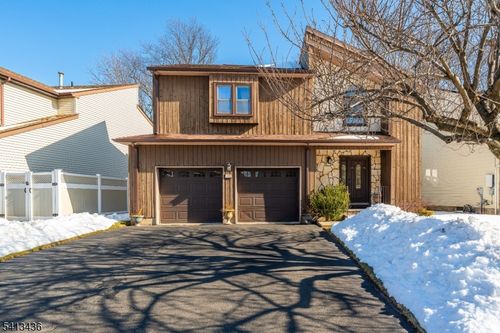 120 Parkside Dr, Union, NJ, 07083-5556 | Card Image