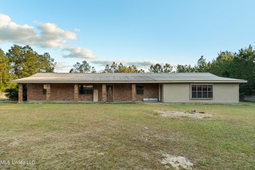 98 Country Heritage Rd, Poplarville, MS, 39470-3737 | Card Image