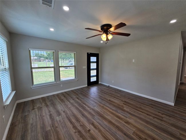 5519 Arlington Park Dr, House other with 3 bedrooms, 1 bathrooms and null parking in Dallas TX | Image 8