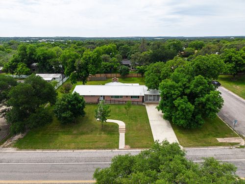 708 W North Ave, Lampasas, TX, 76550-1764 | Card Image