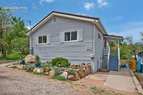 324 Terrace Pl, Manitou Springs, CO, 80829-2538 | Card Image