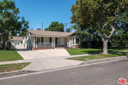735 N Lima St, Burbank, CA, 91505 | Card Image