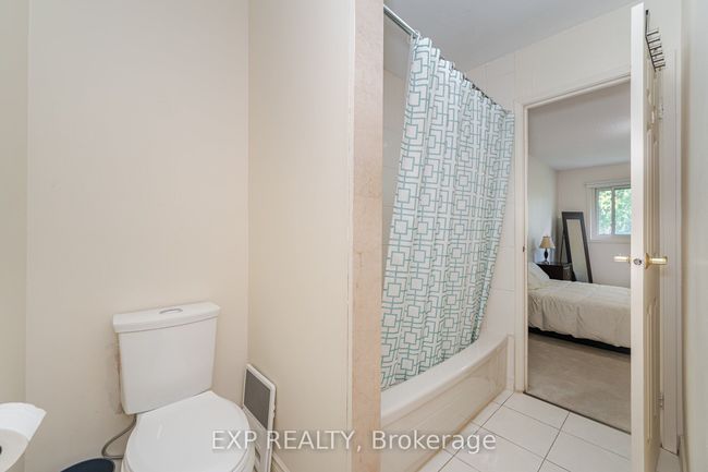 80 - 60 Hanson Rd, Condo with 4 bedrooms, 2 bathrooms and 1 parking in Mississauga ON | Image 20