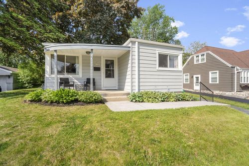 N85W16267 May Ave, Menomonee Falls, WI, 53051-3033 | Card Image