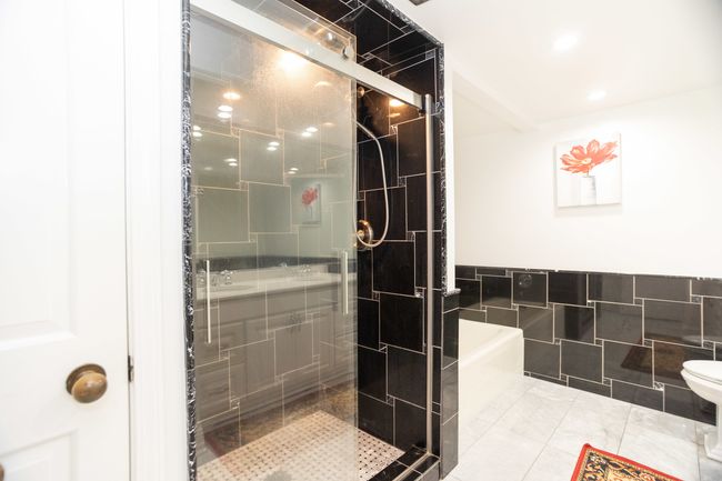 APT-208 - 2 S Atrium Way, Condo with 1 bedrooms, 2 bathrooms and 2 parking in Elmhurst IL | Image 15