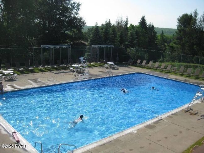 2 Clubhouse Pool | Image 92