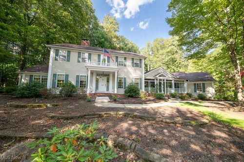 7511 Herrick Park Dr, Hudson, OH, 44236-2368 | Card Image