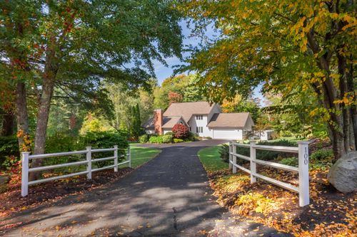 100 Drinkwater Rd, Hampton Falls, NH, 03844-2424 | Card Image