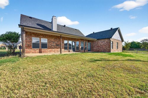 501 Harris St, Gunter, TX, 75058-2121 | Card Image