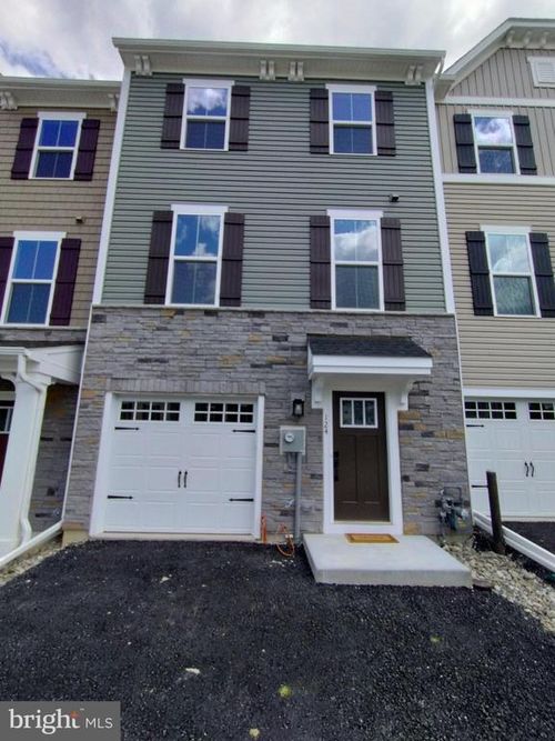 124 Glory Maple Ln, DOWNINGTOWN, PA, 19335-1577 | Card Image