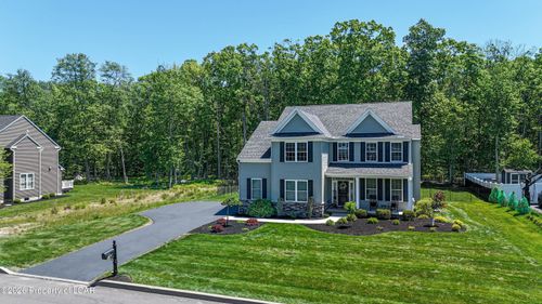 1166 Woodberry Dr, Mountain Top, PA, 18707-9273 | Card Image