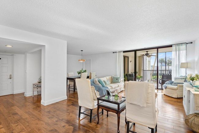 APT-205 - 19800 Sandpointe Bay Dr, Condo with 2 bedrooms, 3 bathrooms and null parking in Tequesta FL | Image 5