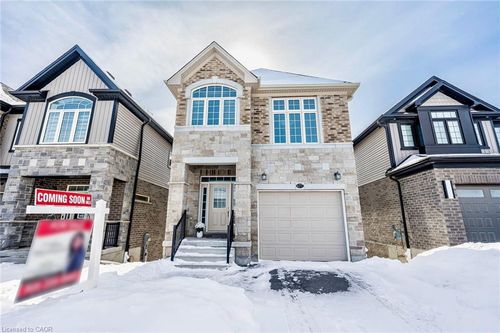 677 Thomas Slee Dr, Kitchener, ON, N2P0J1 | Card Image