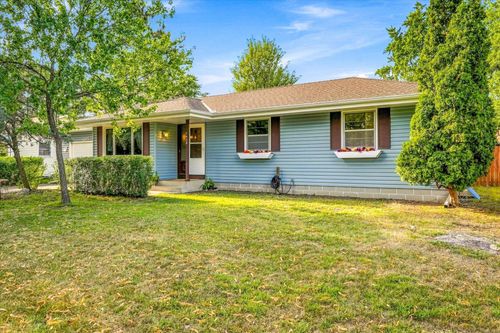 7428 Concerto Curv Ne, Fridley, MN, 55432-3205 | Card Image
