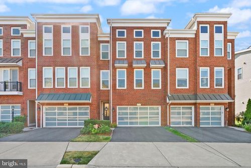 23491 Epperson Sq, BRAMBLETON, VA, 20148-7430 | Card Image