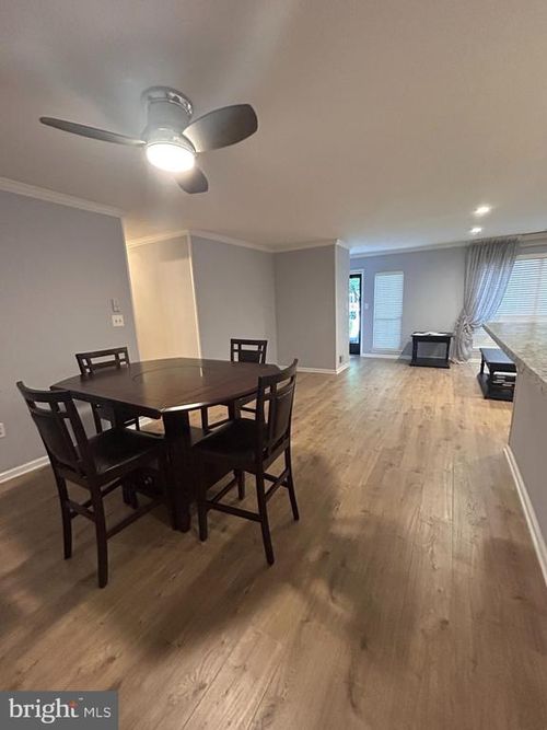 20 Versailles Ct, Hamilton, NJ, 08619-4639 | Card Image