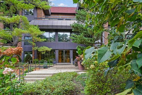 111a-1409 Burr Oak Rd, Hinsdale, IL, 60521-8627 | Card Image