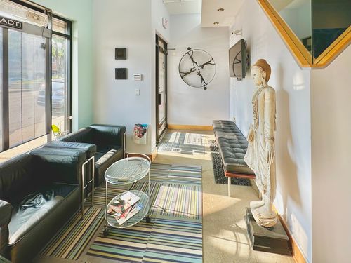 c1n-3615 N Ashland Ave, Chicago, IL, 60613-4789 | Card Image