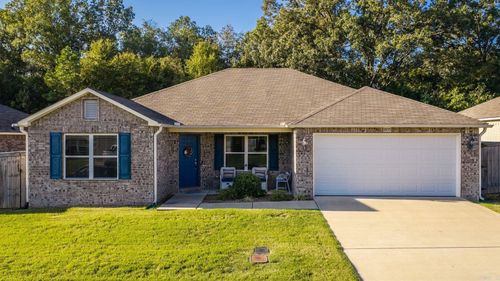 1035 Okeefe Ave, Conway, AR, 72032-8633 | Card Image