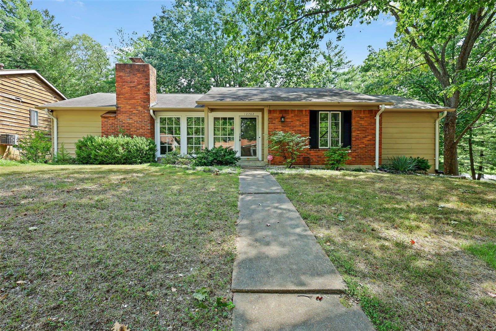 Meadowdale Dr, Saint Louis, MO 63138