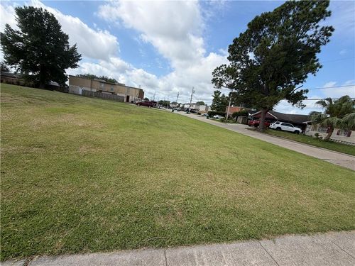 2209 26th St, Kenner, LA, 70062-5501 | Card Image
