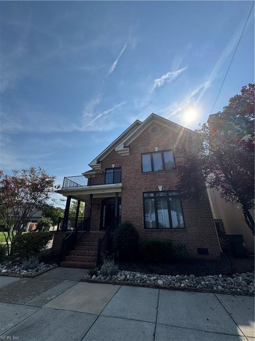 744 Yarmouth St, Norfolk, VA, 23510-1513 | Card Image