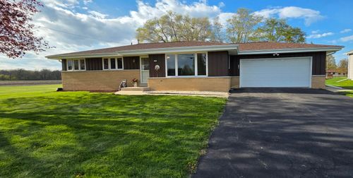 3360 E Oakwood Rd, Oak Creek, WI, 53154-6031 | Card Image