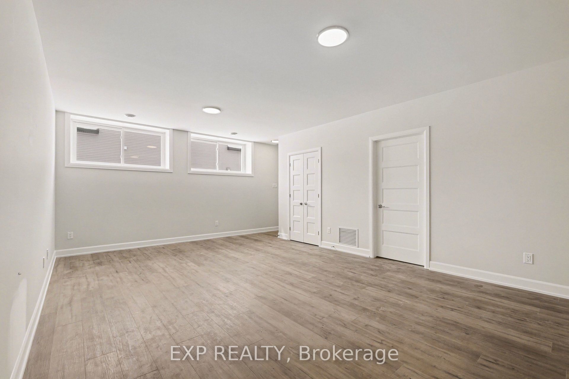 Residential Lease in Russell 4