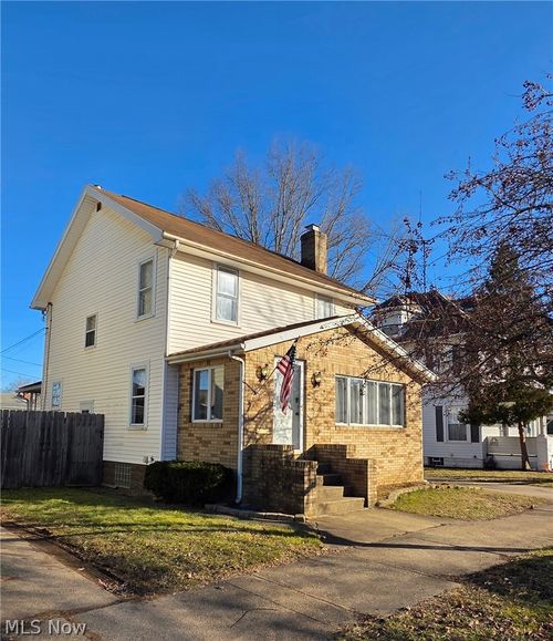 237 7th St Nw, New Philadelphia, OH, 44663-1515 | Card Image