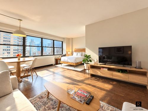 19-j-180 W End Ave, New York, NY, 10023-4922 | Card Image