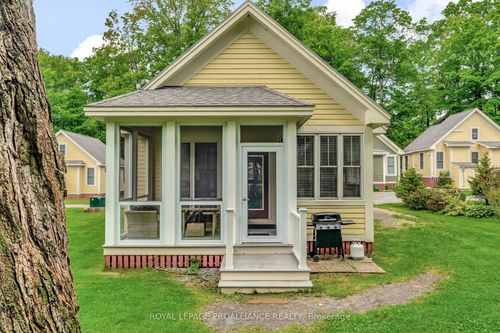 9 Hollow Lane, Prince Edward County, ON, K0K1P0 | Card Image
