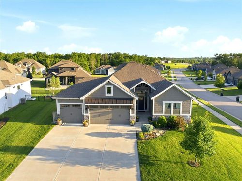 1717 Sw 26th Terrace, Lee's Summit, MO, 64082 | Card Image