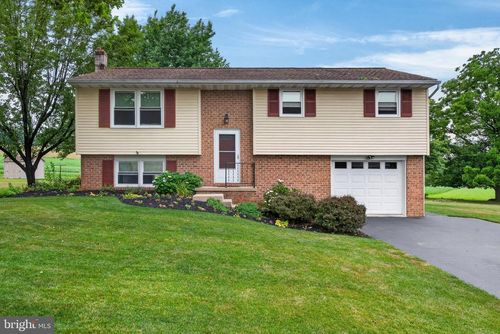139 Brian Dr, EPHRATA, PA, 17522-9416 | Card Image