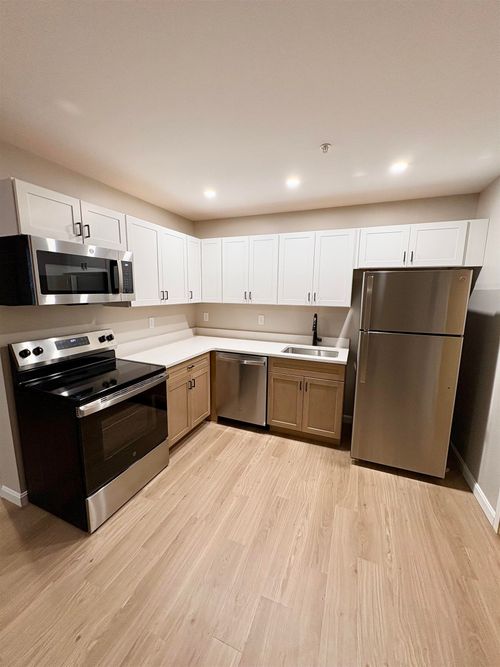 203-15 Mountain Rd, Goffstown, NH, 03045-1601 | Card Image