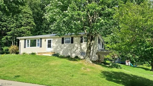 2052 Adams St, Coshocton, OH, 43812-1803 | Card Image
