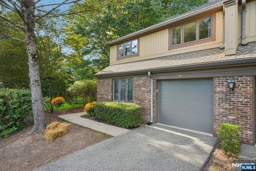 93 Frost Ln, Mahwah, NJ, 07430-3314 | Card Image