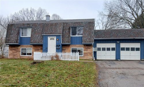 4498 Washington Square Dr, Youngstown, OH, 44515-5410 | Card Image