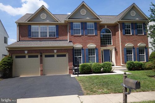 8196 Tenbrook Dr, GAINESVILLE, VA, 20155-3844 | Card Image