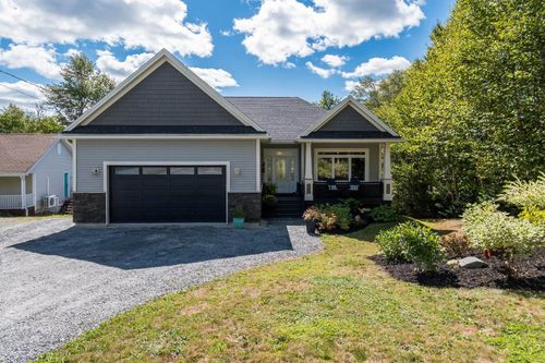 769 Lakeview Ave, Middle Sackville, NS, B4E3G9 | Card Image