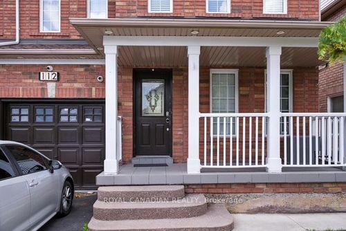 112 Saintsbury Cres, Brampton, ON, L6R2V8 | Card Image