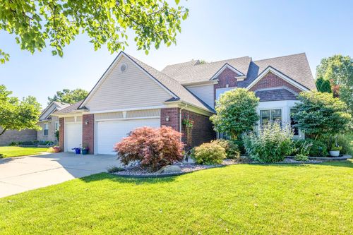 35510 Harrison St, New Baltimore, MI, 48047-6315 | Card Image