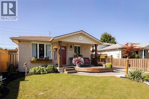 3985 Acorn Cres, Windsor, ON, N8W5R2 | Card Image