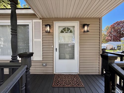 45949 Bontekos Ave, Belleville, MI, 48111-8904 | Card Image