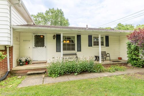 28542 Kendallwood Dr, Farmington Hills, MI, 48334-2633 | Card Image