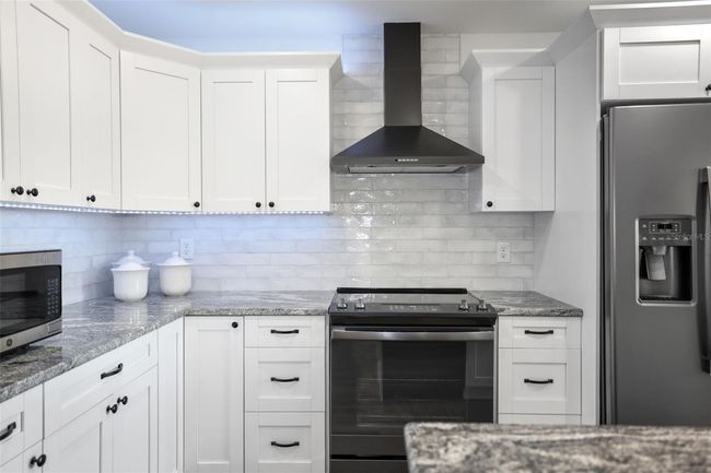 2383 Hanover Dr, Townhouse with 2 bedrooms, 3 bathrooms and null parking in DUNEDIN FL | Image 27