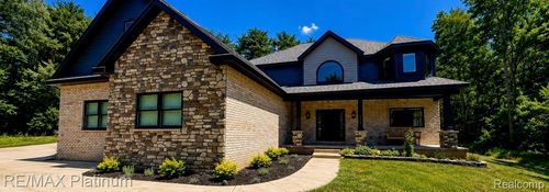 3705 High Hillcrest Dr, Howell, MI, 48843-8049 | Card Image