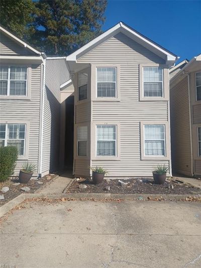 14 Springwood Place, Home with 3 bedrooms, 2 bathrooms and null parking in Hampton VA | Image 2